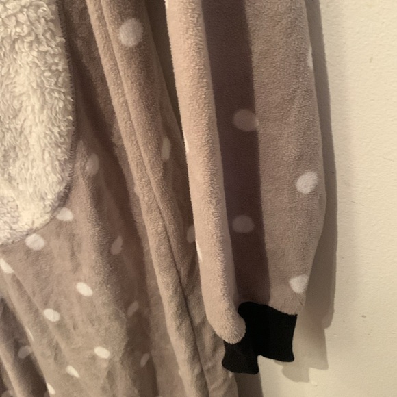 Adorable Fuzzy Bear Onesie Zip Up Hoodie Pyjamas/bear costume from George SZ S🥰 - Picture 5 of 9